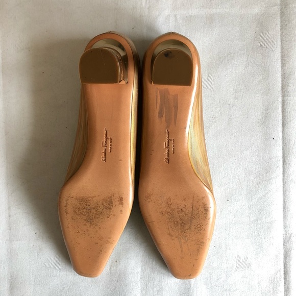 Salvatore Ferragamo Heels 8.5AA GOLD LOGO HEEL GUC - Picture 4 of 7